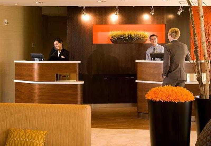 Courtyard By Marriott Lansing Hotel Exterior photo