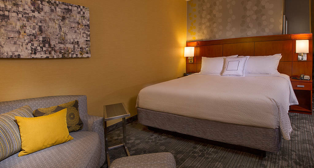 Courtyard By Marriott Lansing Hotel Exterior photo
